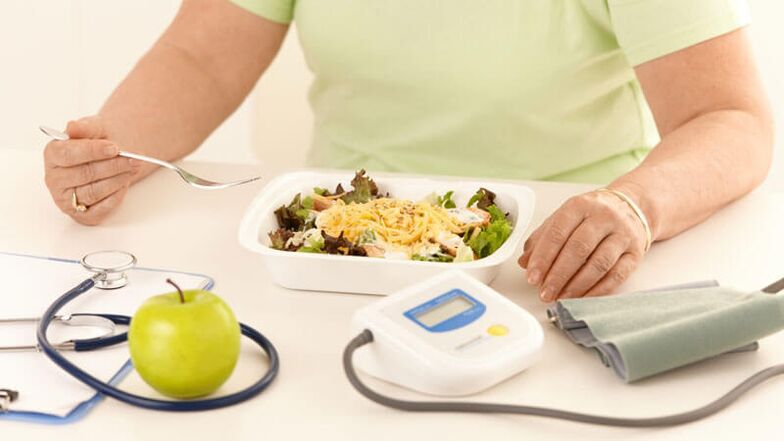 A woman with diabetes will follow the doctor's recommendations for dietary nutrition